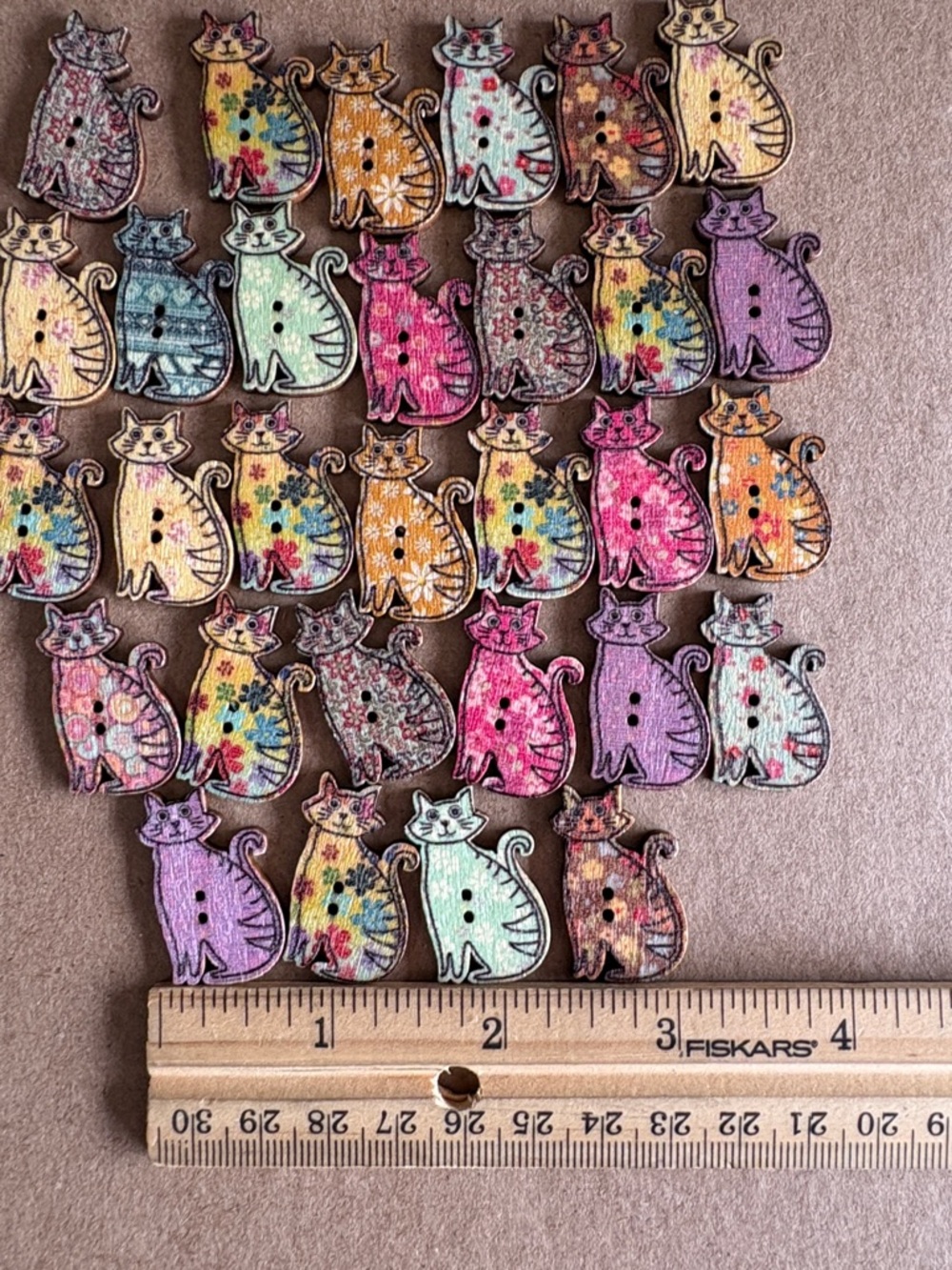 Wooden Colorful Cat Buttons -Sewing Knitting Crafts Lot of 30 - Picture 4 of 6